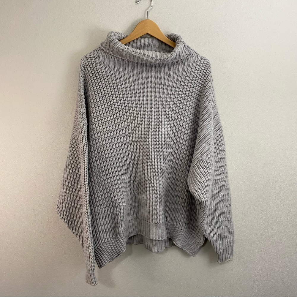 Chelsea DeBoer by Lily and Lottie Gray Knit Turtleneck Sweater Women’s XL/XXL‎